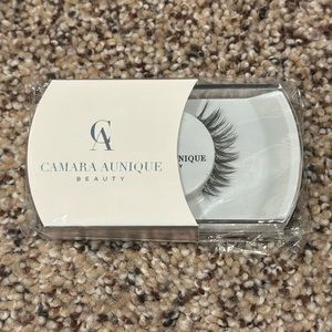 Camara Aunique Beauty Mary Lash